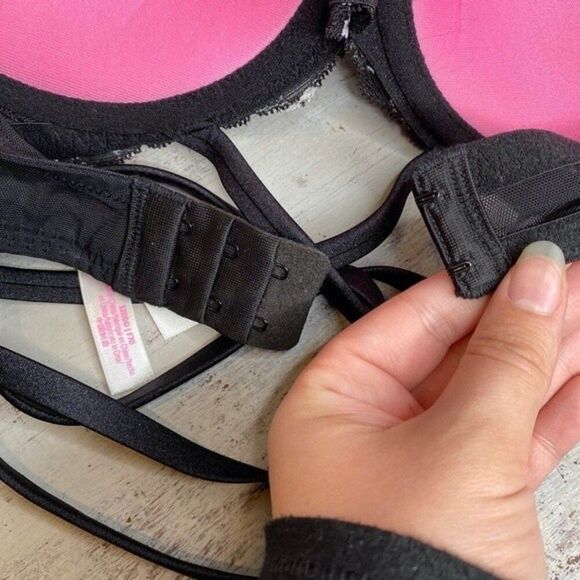 Pink Victoria’s Secret push up bra 32DDD - Picture 7 of 9